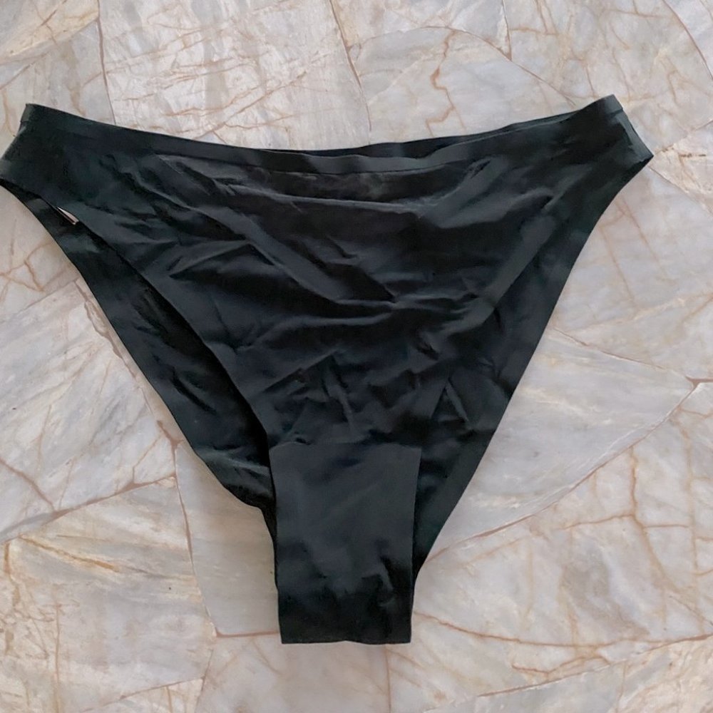 VS High-waist V-string Black Brazilian Panty Small